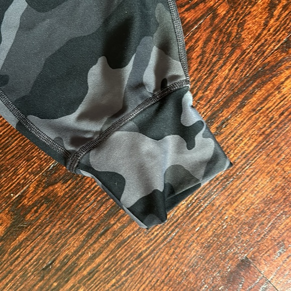 Old Navy Active, Elevated Leggings - Picture 5 of 7